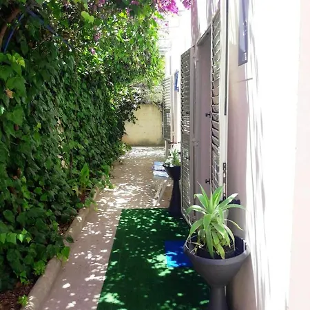 Modern In 90 M² Furnished Terrace Apartment